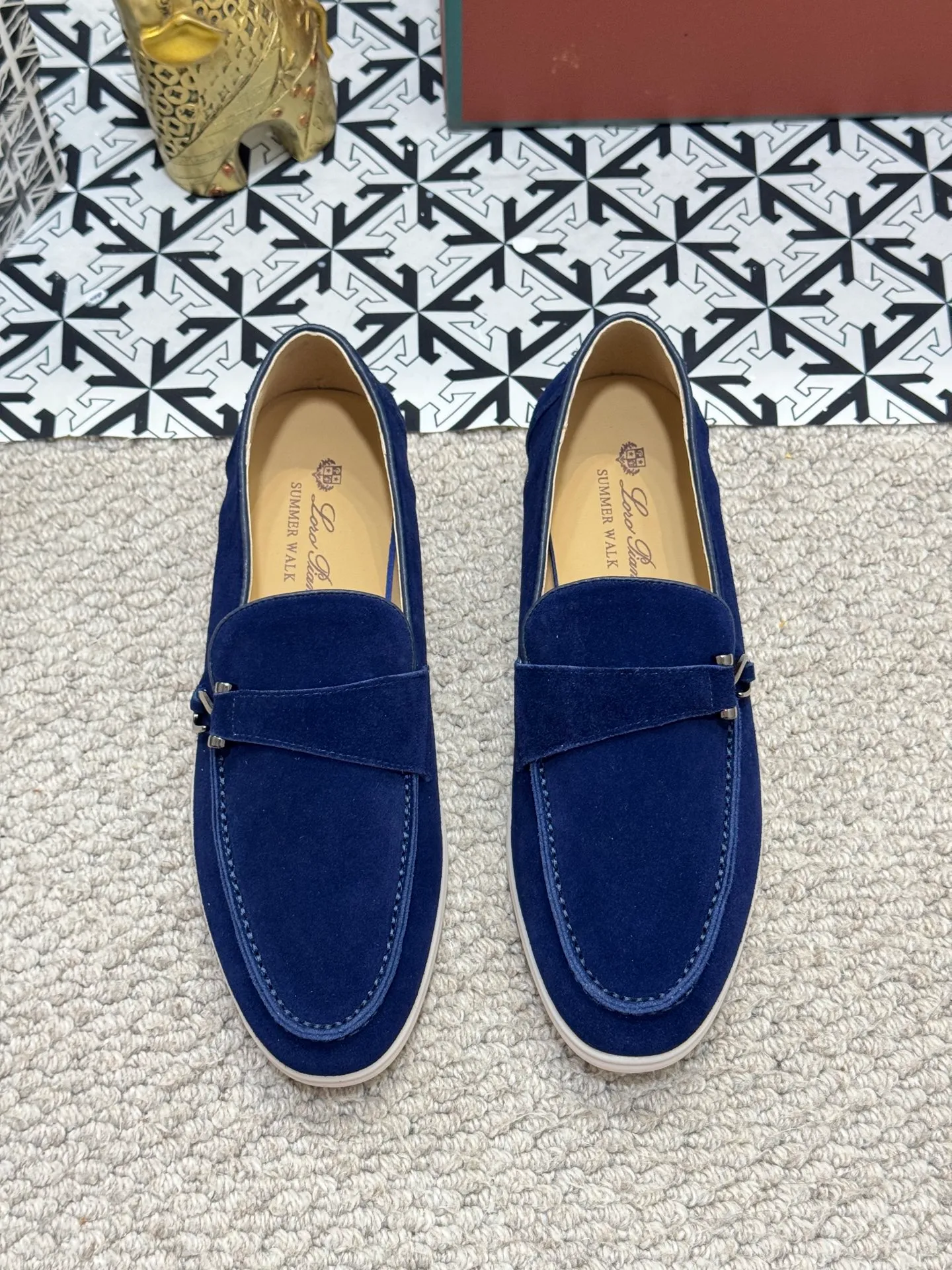 Men's men's shoes 💰380 [New model] 🍓🍓Loro Piana - LP couple model. The new moccasins are made of water-repellent treated suede uppers with rubber soles, a classic. The complex craftsmanship and meticulous structure make the shoes light and soft, allowing you to walk comfortably and freely. Perfect for wearing at the beach or out in the water during the summer. Size: 35-44 (45 customized MH)